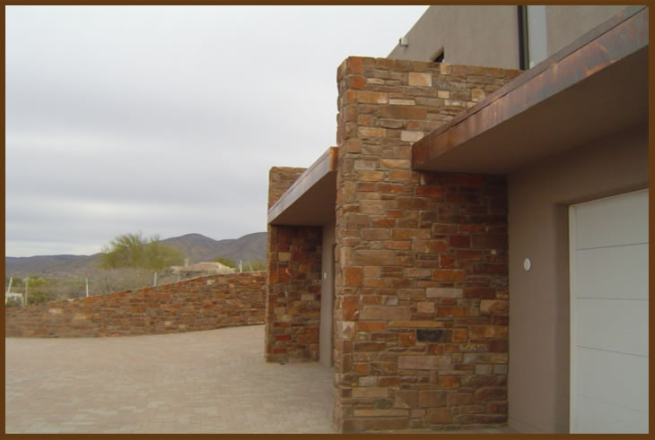 Stone Solutions AZ - Natural Stone Veneer - moss rock arizona types raked 3 full